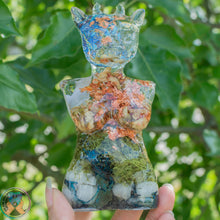 Load image into Gallery viewer, Mossy Copper Horned Cat Godx Figurine