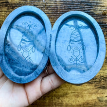 Load image into Gallery viewer, 3" Oshun Flat Mold