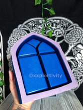 Load image into Gallery viewer, Gothic Window Shelf Mold