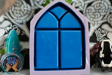 Load image into Gallery viewer, Gothic Window Shelf Mold
