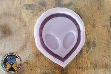Load image into Gallery viewer, Alien Head Ashtray Mold | Alien Ashtray Mold | Ashtray Mold | Ashtray Silicone Mold