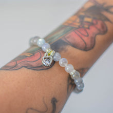 Load image into Gallery viewer, Labradorite &amp; Glass Bead Bracelet

